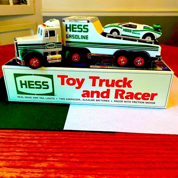 1991 “Hess” Gasoline Toy Hauler with Lamborghini Race Car - Picture 2 of 11
